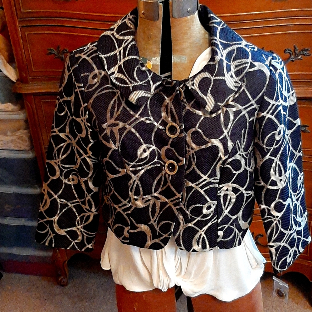Signature by Robbie Bee cropped jacket